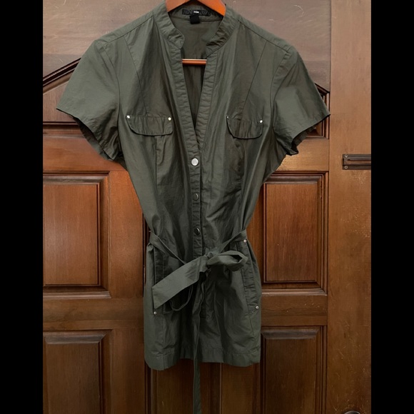 H&M Jackets & Blazers - H & M olive green short sleeve jacket